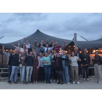 Zomers Newspark uitje, uitwaaien op het strand